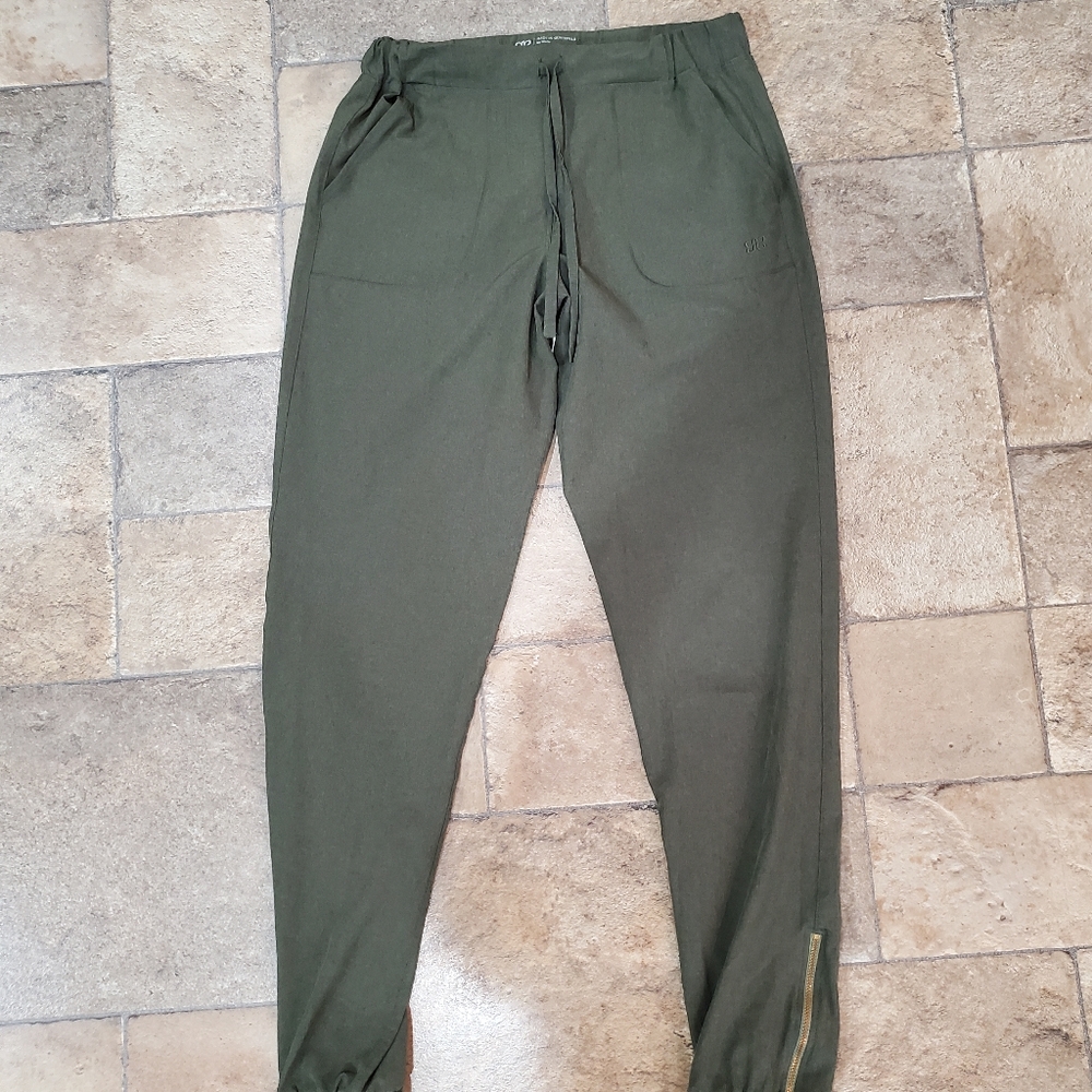 Albion joggers olive green XXS